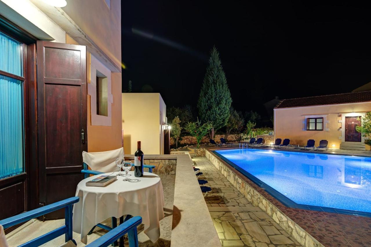 Heliopetra Independant Studios -Village Close To Beaches -Sharing A Large Pool Koprana Bagian luar foto